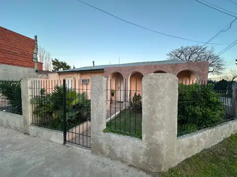 VENTA/PERMUTA CASA MULTIFAMILIAR C/ COCHERAS