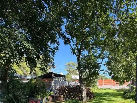 Lote baldio en Barrio San Jacinto, con escritura.