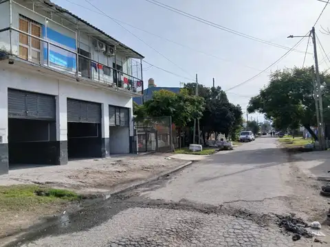 Local en Alquiler en Solares Del Norte, $ 500.000