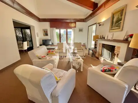 Casa 6 ambientes con 3 baños