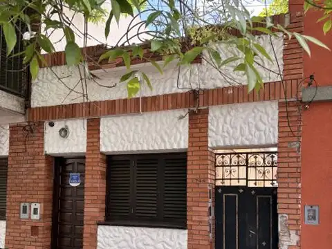 Casa de pasillo, Savedra 742