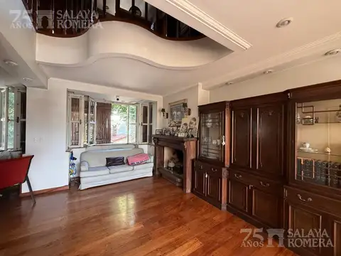 Casa 5 ambientes con 3 baños