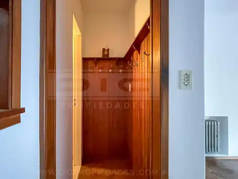 Alvear al 300 entre Paunero y Eduardo Costa