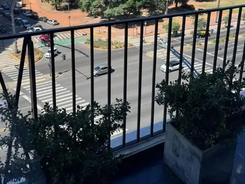 Piso 262 m2 Av del Libertador 3800