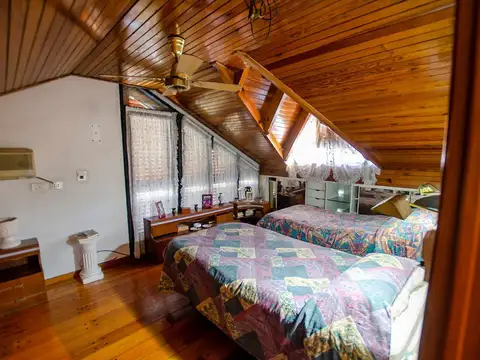 Casa 5 ambientes con 3 baños