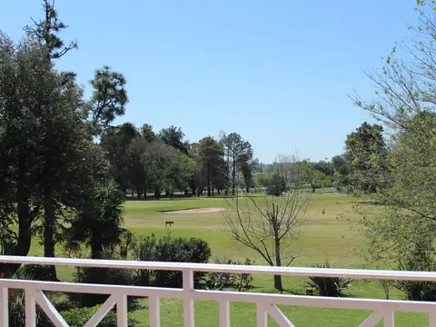 Venta , Alquiler Temporario. Casa  sobre el golf en  Golfers c.c