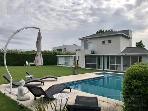 Casa en venta sobre lote interno en Barrio Las Lomas Haras Santa Maria, Loma Verde