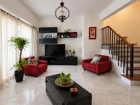 VENTA CASA 5 AMBIENTES QUILMES - APTO CREDITO