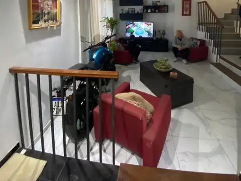 VENTA CASA 4 AMBIENTES QUILMES