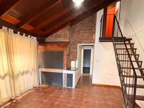 Depto Tipo Casa 2 ambientes con 1 baño