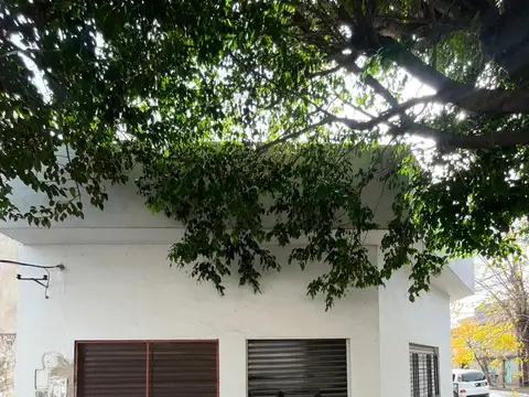 Local en Esquina 60 m2. Apto Todo Rubro
