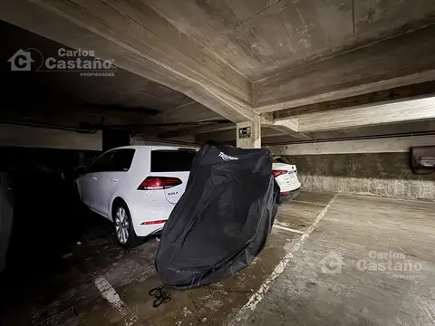 Cochera en Subsuelo con Acceso por Rampa a 1/c de Av. Libertador