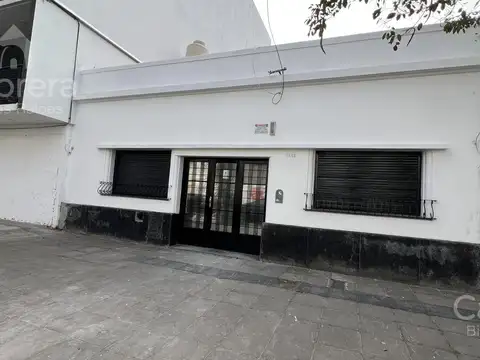 Alquiler casa 3/4 dormitorios con patio y terraza, La Plata