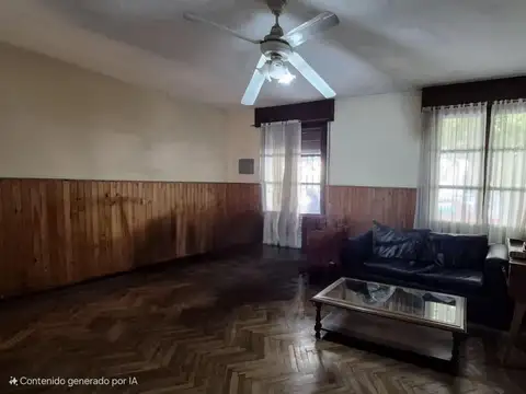 CASA EN VENTA RIVADAVIA AL 700