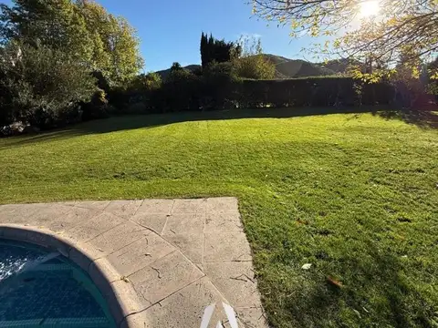Casa 5 ambientes con 3 baños
