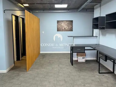 Monserrat, Alquiler oficina con cocina y baño privado.