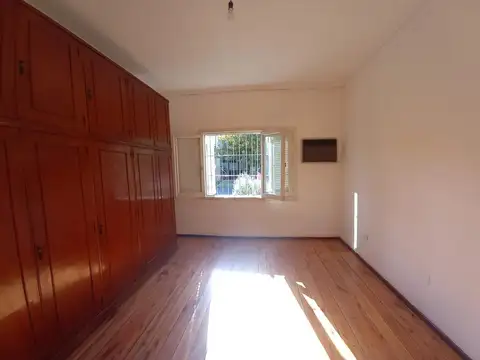 Casa 2 ambientes con 1 baño