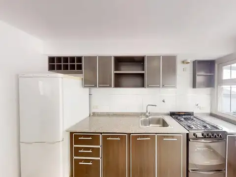 Alvarado  al 2900