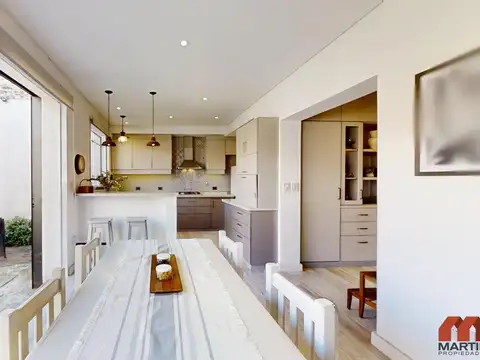 Casa en Venta de 4 Ambientes en Martinez con Patio y Escritorio
