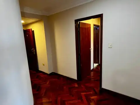Departamento 5 ambientes con 3 baños