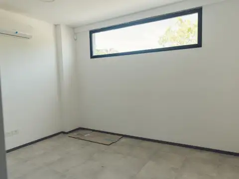 Oficina en Alquiler al Este