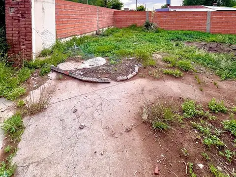 Terreno en Maestros Puntanos esquina Salesianos