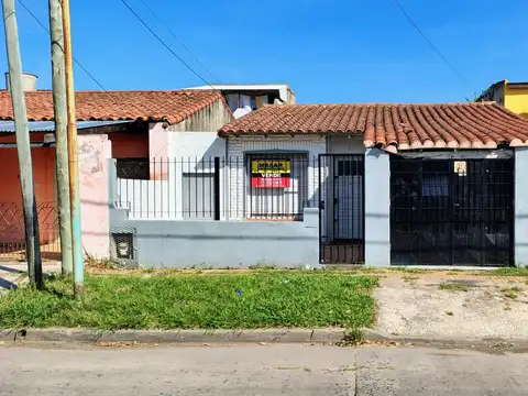 CHALET TEJAS COLONIALES 3 AMBTES EN BUENA ZONA