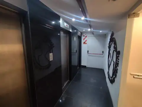 RECONQUISTA 100, Entre Bme. Mitre y Pte. Peron, CABA