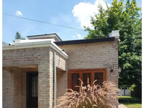 Casa 4 ambientes con 3 baños