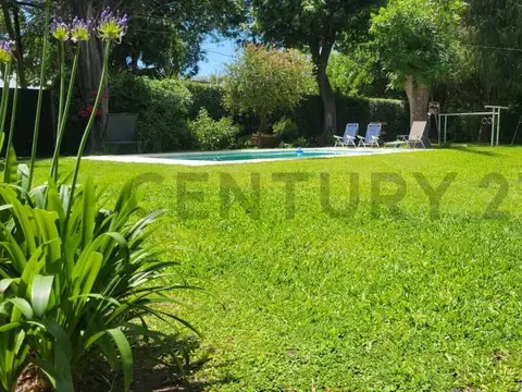 Casa 5 ambientes con 2 baños