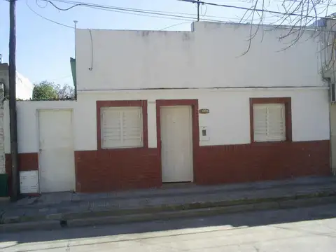 Casa a refaccionar - 200mts de Avda Freyre