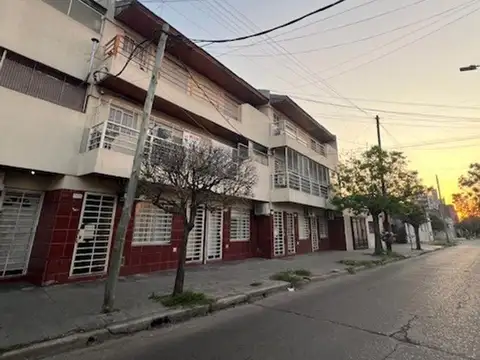 Venta departamento de 3 ambientes en Ciudadela.