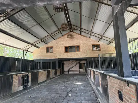 Alquiler Caballerizas  en  Centauros | VCO Propiedades