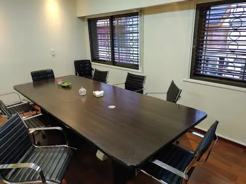 Oficina 5 ambientes con 2 baños