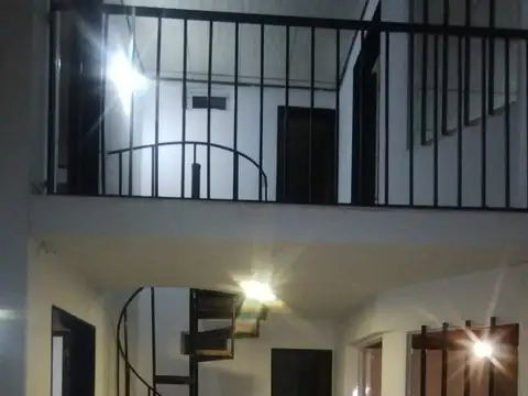 Departamento de pasillo 4 dormitorios en el Centro
