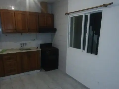 Departamento de pasillo 4 dormitorios en el Centro