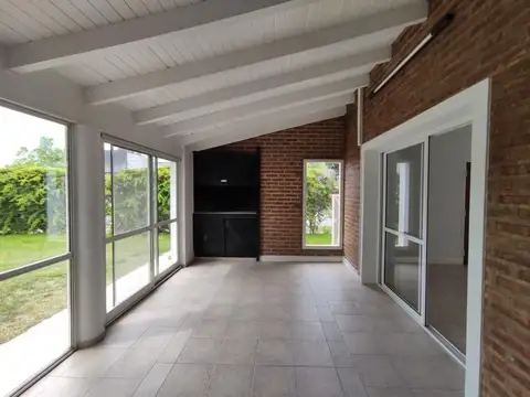 Casa en Venta en Neuquén, USD 350.000