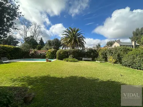 Casa en Alquiler Temporal con 2 cocheras