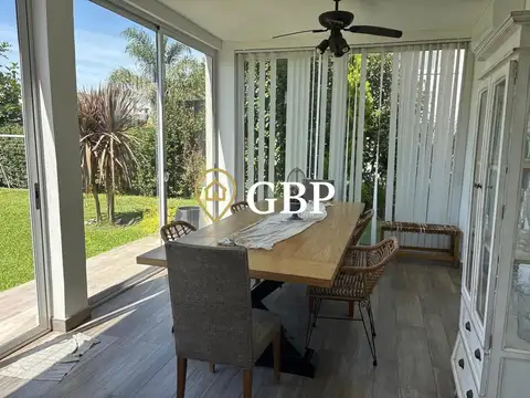 Casa en Alquiler de 4 dormitorios