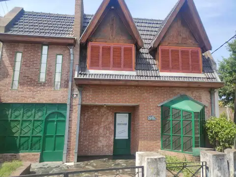 GRAN CASA SOBRE CAMINO GENERAL BELGRANO EN BERAZATEGUI