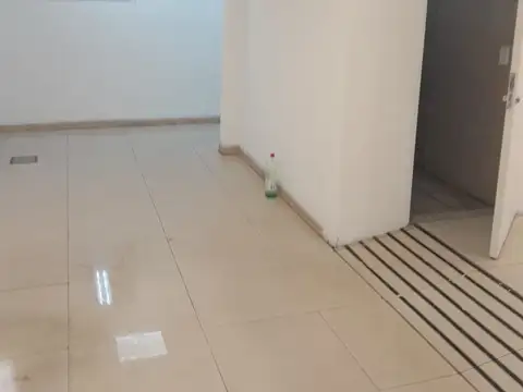 ALQUILER LOCAL COMERCIAL, AV. HIPOLITO YRIGOYEN.