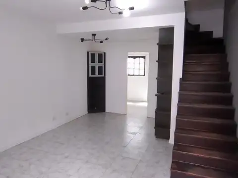 Depto Tipo Casa 4 ambientes con 1 baño