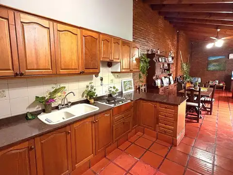 Casa en Venta con 1 cochera
