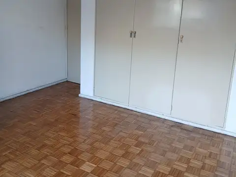 DEPARTAMENTO DE 2 AMBIENTES AL FRENTE CON BALCON EN FLORESTA