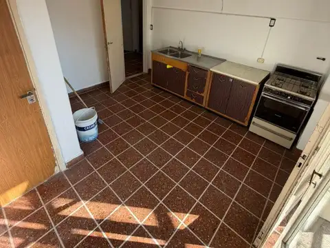 Depto Tipo Casa en Venta 70 años