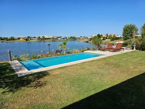 VENTA CASA 4 AMB A LA LAGUNA SAN SEBASTIAN AREA 10
