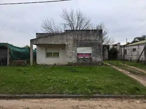 Vendo Casa a reciclar en Caseros, Entre Ríos