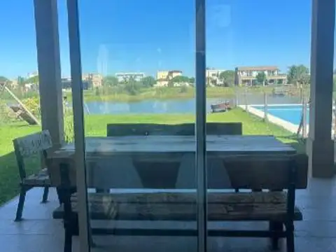 Casa en Venta con 5 cocheras