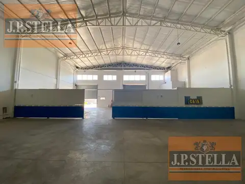 Local en Venta en Villa Luzuriaga, USD 800.000