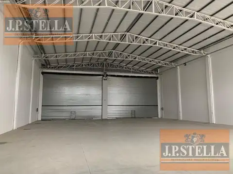 Local Comercial sobre avenida 600 m² c/ Estacionamiento - Villa Luzuriaga